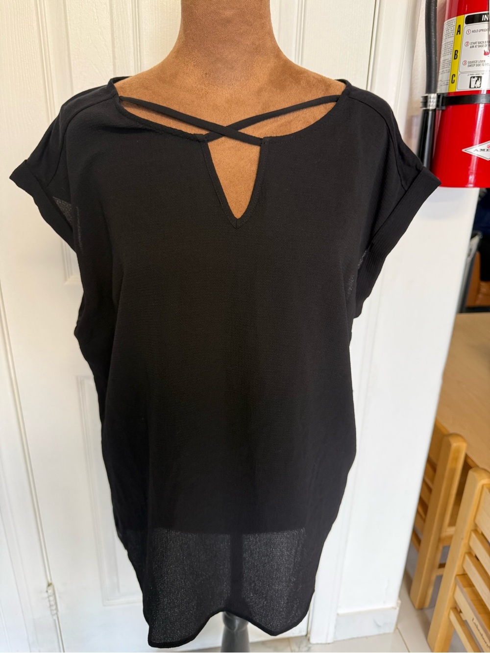 Apt. 9 Black Crisscross Keyhole Tunic Top